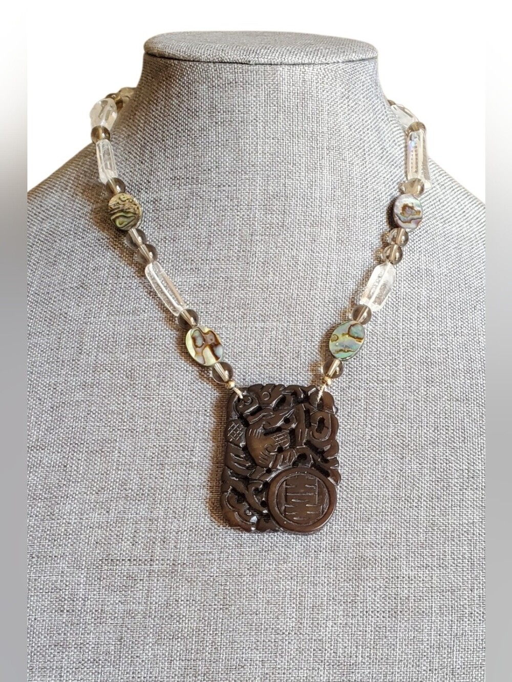 Vtg. Carved Jade Pendant Necklace